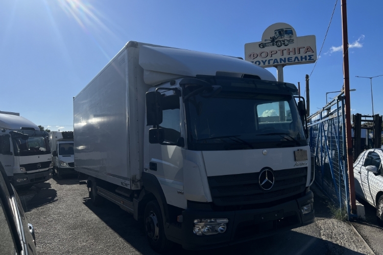 Mercedes-Benz  ATEGO 818